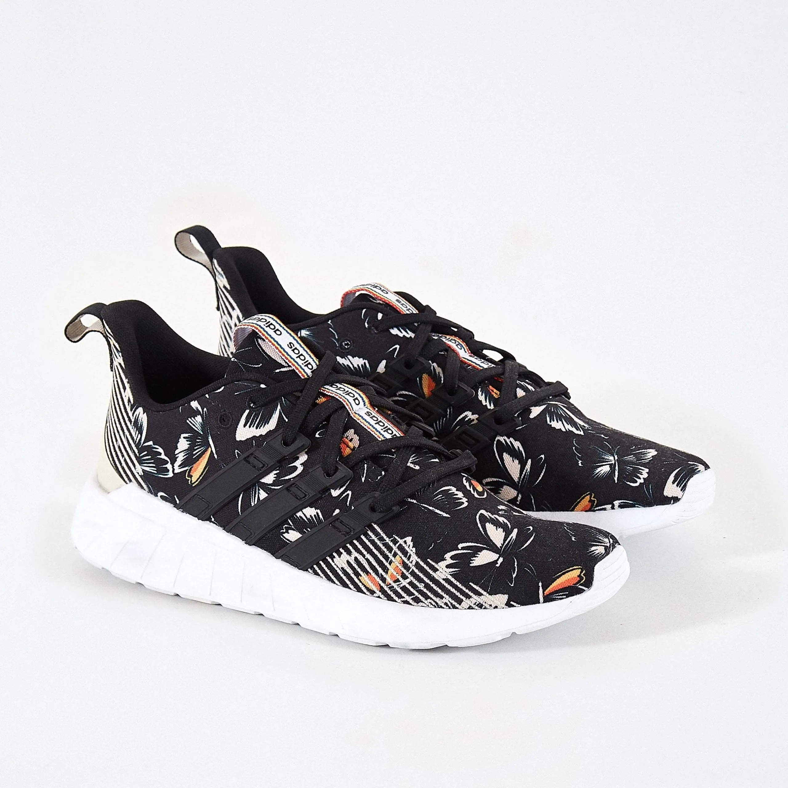 Adidas Questar Flow Sneakers - Cloudfoam