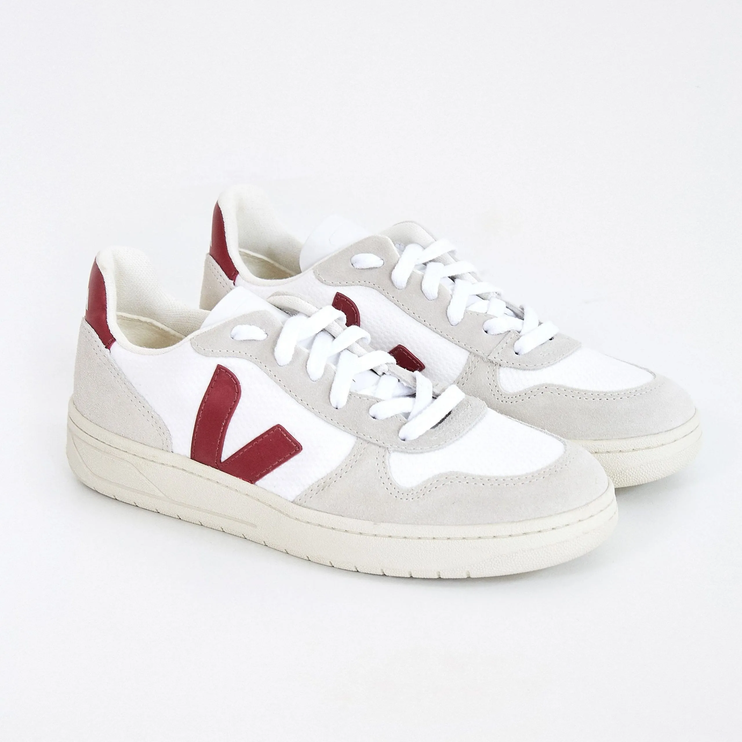 VEJA V-10 - Water-Repellent